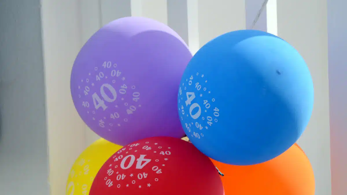 how long latex balloons last with regular air