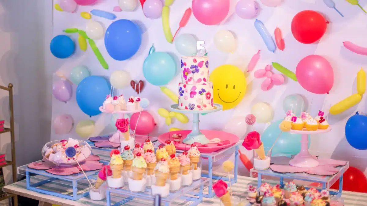 Creative ways to use balloons for stunning decor